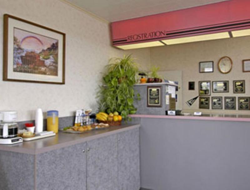 Redwood Inn Crescent City Bagian luar foto
