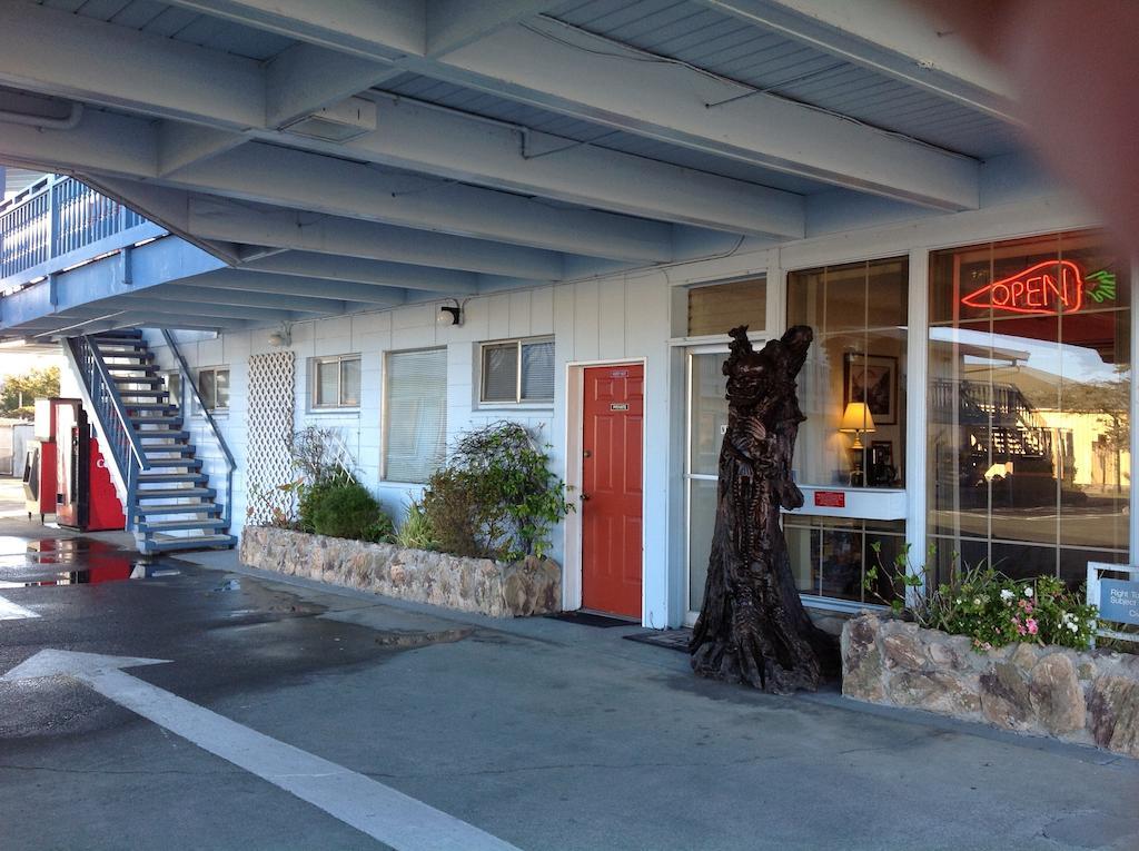 Redwood Inn Crescent City Bagian luar foto