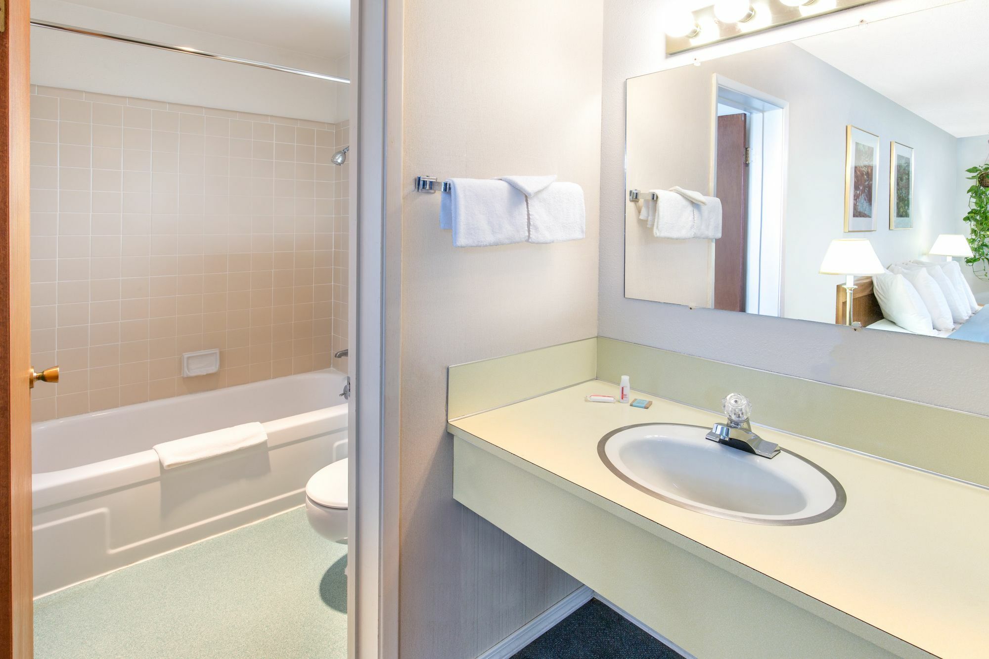 Redwood Inn Crescent City Bagian luar foto